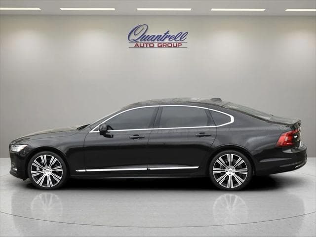 2025 Volvo S90 Sedan in Onyx Black Metallic thumbnail 28