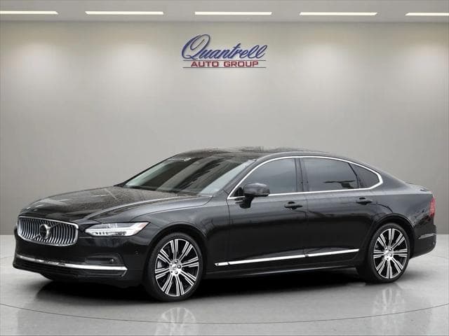 2025 Volvo S90 Sedan in Onyx Black Metallic thumbnail 32
