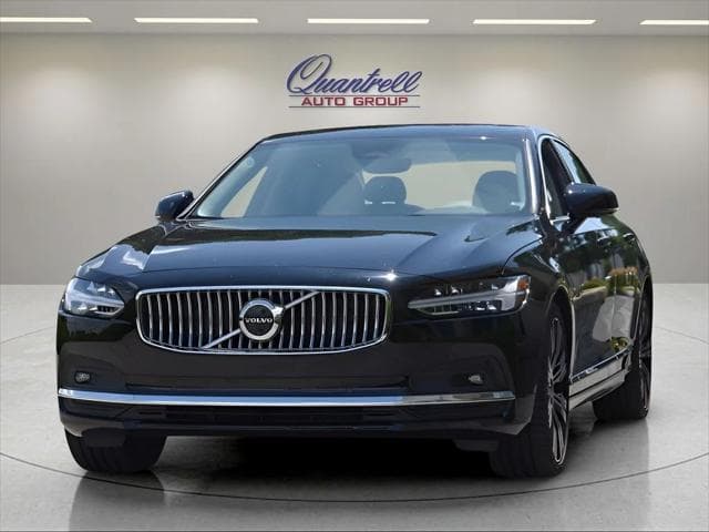 2025 Volvo S90 Sedan in Onyx Black Metallic thumbnail 34