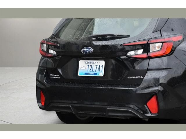 2025 Subaru Impreza Hatchback in Crystal Black Silica thumbnail 27
