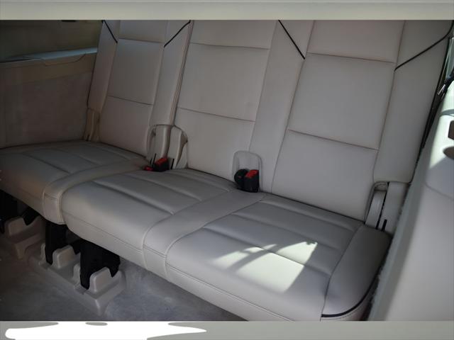 2023 Cadillac Escalade ESV SUV in Crystal White Tricoat thumbnail 16