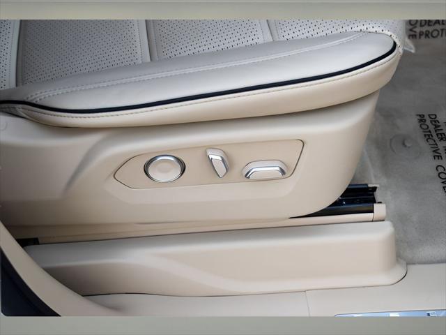 2023 Cadillac Escalade ESV SUV in Crystal White Tricoat thumbnail 33