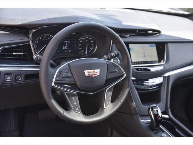 2025 Cadillac XT5 SUV in Stellar Black Metallic thumbnail 12