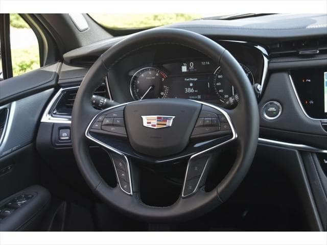 2025 Cadillac XT5 SUV in Stellar Black Metallic thumbnail 16