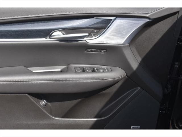 2025 Cadillac XT5 SUV in Stellar Black Metallic thumbnail 25