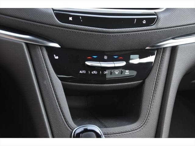 2025 Cadillac XT5 SUV in Stellar Black Metallic thumbnail 37