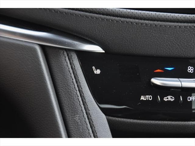 2025 Cadillac XT5 SUV in Stellar Black Metallic thumbnail 38