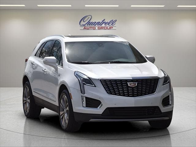 2025 Cadillac XT5 SUV in Crystal White Tricoat thumbnail 2