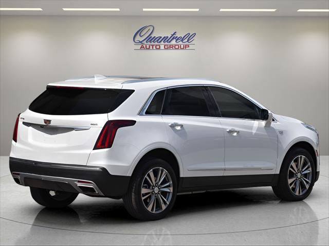 2025 Cadillac XT5 SUV in Crystal White Tricoat thumbnail 4
