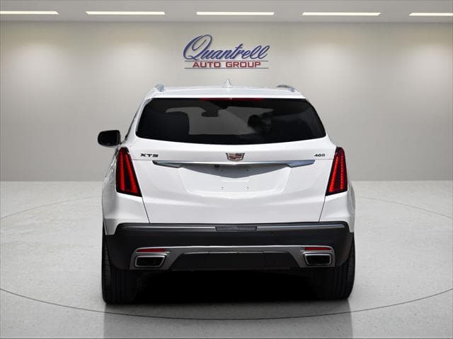 2025 Cadillac XT5 SUV in Crystal White Tricoat thumbnail 5