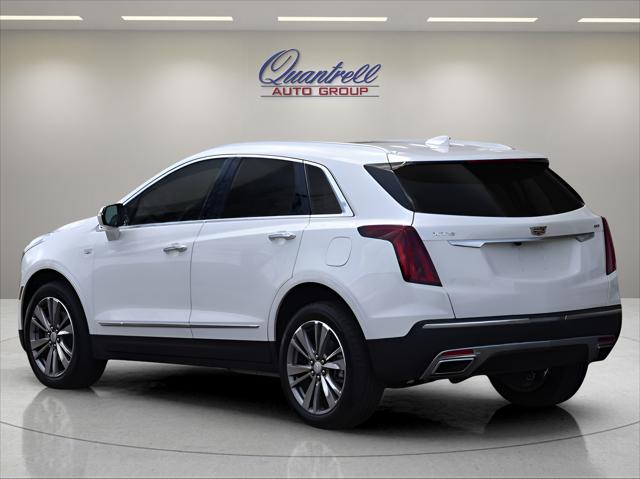 2025 Cadillac XT5 SUV in Crystal White Tricoat thumbnail 6