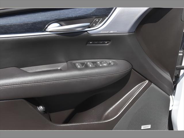 2025 Cadillac XT5 SUV in Crystal White Tricoat thumbnail 27