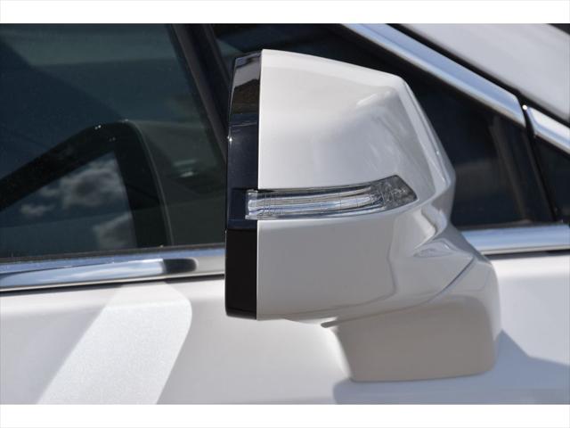 2025 Cadillac XT5 SUV in Crystal White Tricoat thumbnail 30