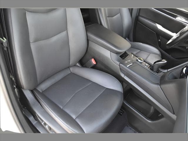 2025 Cadillac XT5 SUV in Crystal White Tricoat thumbnail 31