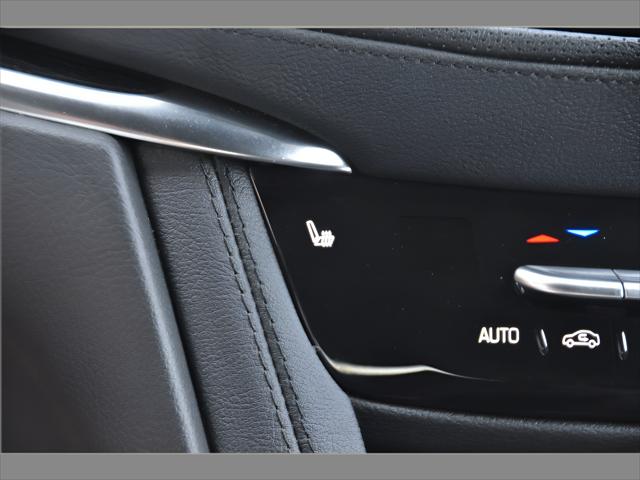 2025 Cadillac XT5 SUV in Crystal White Tricoat thumbnail 38