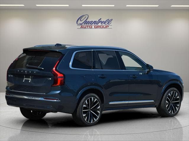 2026 Volvo XC90 Plug-In Hybrid SUV in Denim Blue Metallic thumbnail 4