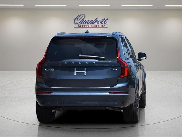 2026 Volvo XC90 Plug-In Hybrid SUV in Denim Blue Metallic thumbnail 5