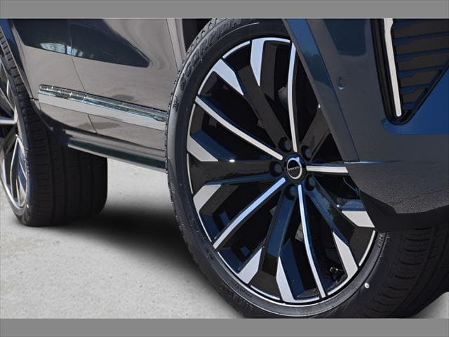 2026 Volvo XC90 Plug-In Hybrid SUV in Denim Blue Metallic thumbnail 11