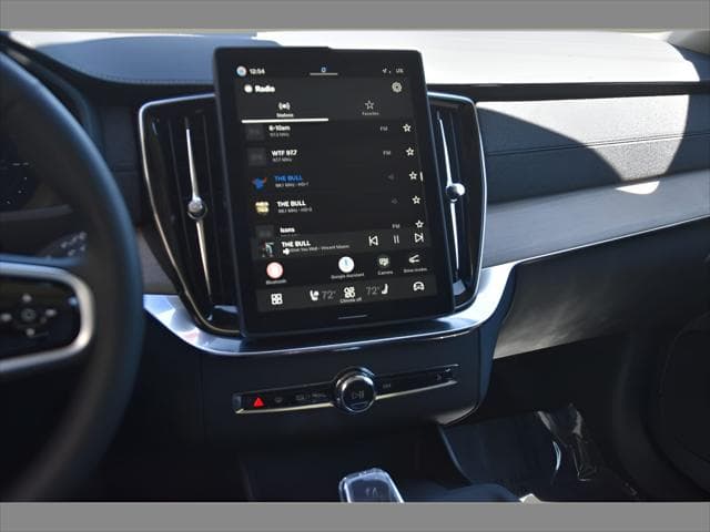 2026 Volvo XC90 Plug-In Hybrid SUV in Denim Blue Metallic thumbnail 18