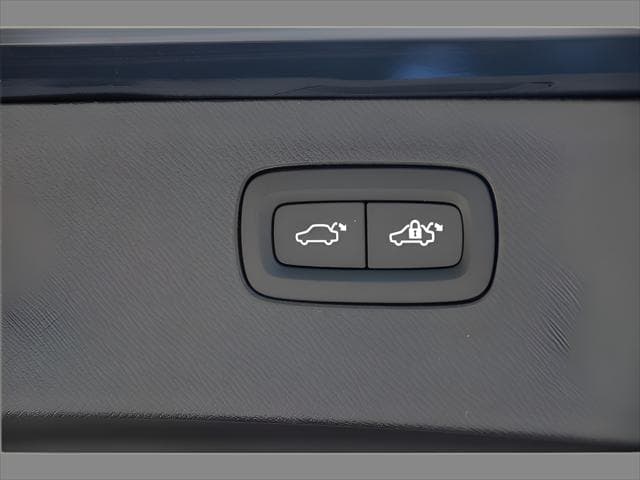 2026 Volvo XC90 Plug-In Hybrid SUV in Denim Blue Metallic thumbnail 24
