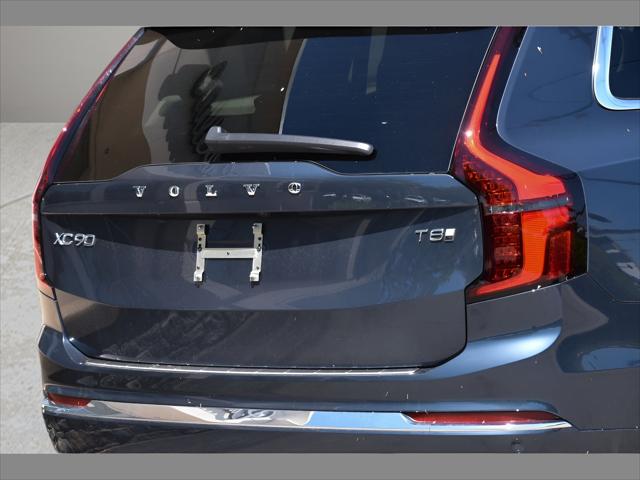 2026 Volvo XC90 Plug-In Hybrid SUV in Denim Blue Metallic thumbnail 29