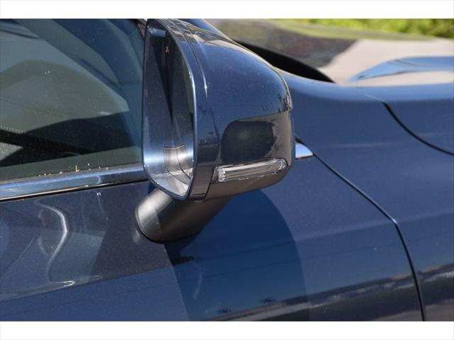 2026 Volvo XC90 Plug-In Hybrid SUV in Denim Blue Metallic thumbnail 30