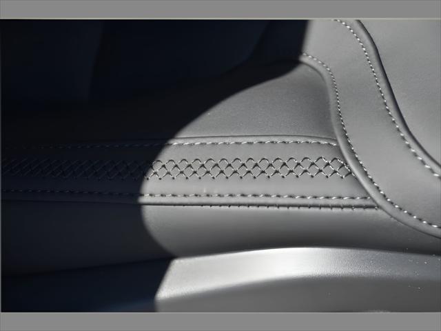 2026 Volvo XC90 Plug-In Hybrid SUV in Denim Blue Metallic thumbnail 33