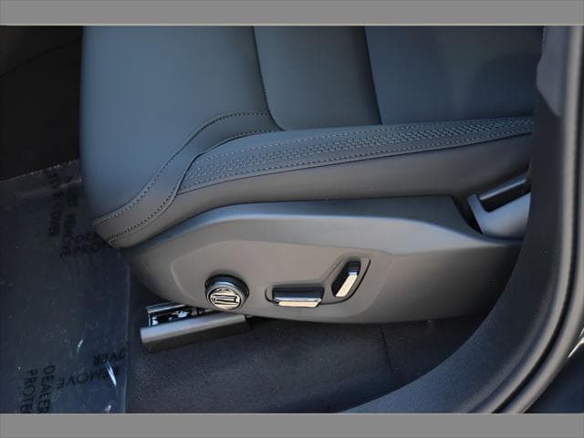 2026 Volvo XC90 Plug-In Hybrid SUV in Denim Blue Metallic thumbnail 34