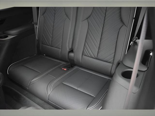 2026 Cadillac VISTIQ SUV in Stellar Black Metallic thumbnail 17