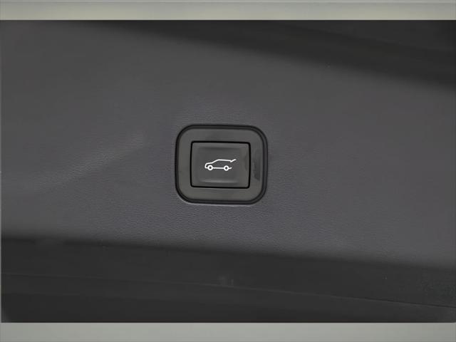 2026 Cadillac VISTIQ SUV in Stellar Black Metallic thumbnail 28
