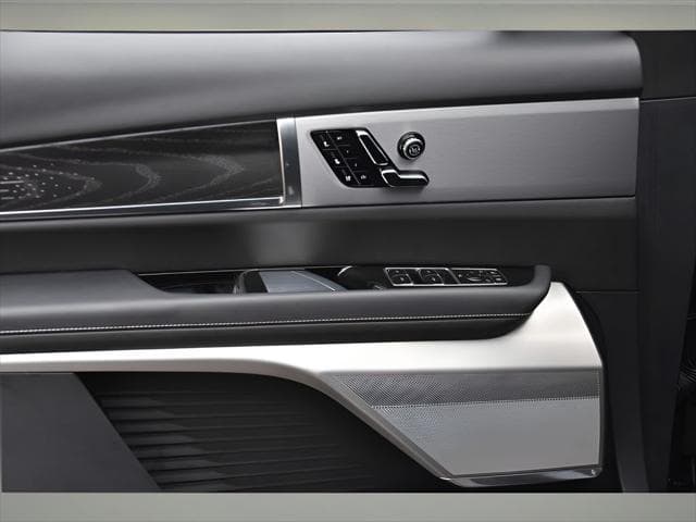 2026 Cadillac VISTIQ SUV in Stellar Black Metallic thumbnail 30