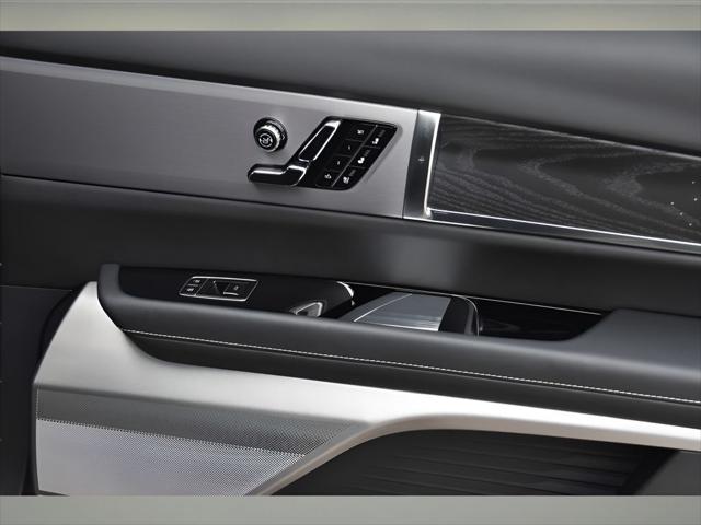 2026 Cadillac VISTIQ SUV in Stellar Black Metallic thumbnail 35