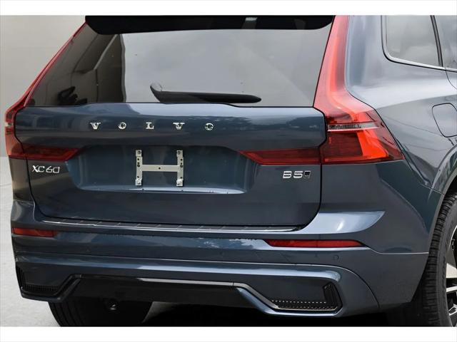 2026 Volvo XC60 SUV in Denim Blue Metallic thumbnail 10