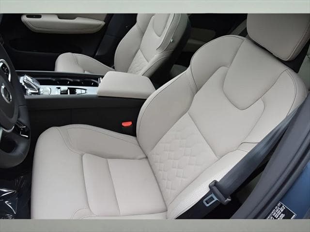 2026 Volvo XC60 SUV in Denim Blue Metallic thumbnail 13