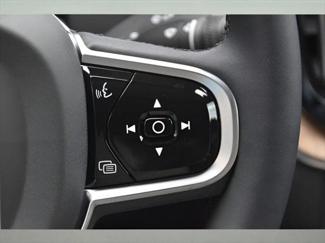 2026 Volvo XC60 SUV in Denim Blue Metallic thumbnail 31