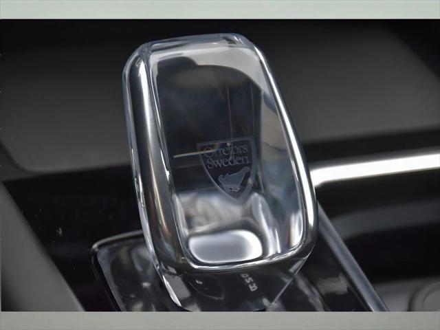 2026 Volvo XC60 SUV in Denim Blue Metallic thumbnail 33