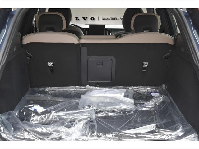 2026 Volvo XC60 SUV in Denim Blue Metallic thumbnail 38
