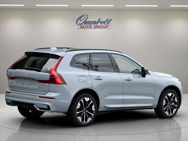 2026 Volvo XC60 Plug-In Hybrid SUV in Vapour Grey Metallic thumbnail 4