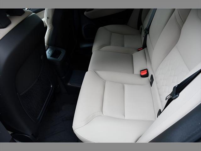 2026 Volvo XC60 Plug-In Hybrid SUV in Vapour Grey Metallic thumbnail 15