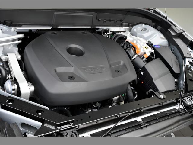 2026 Volvo XC60 Plug-In Hybrid SUV in Vapour Grey Metallic thumbnail 24
