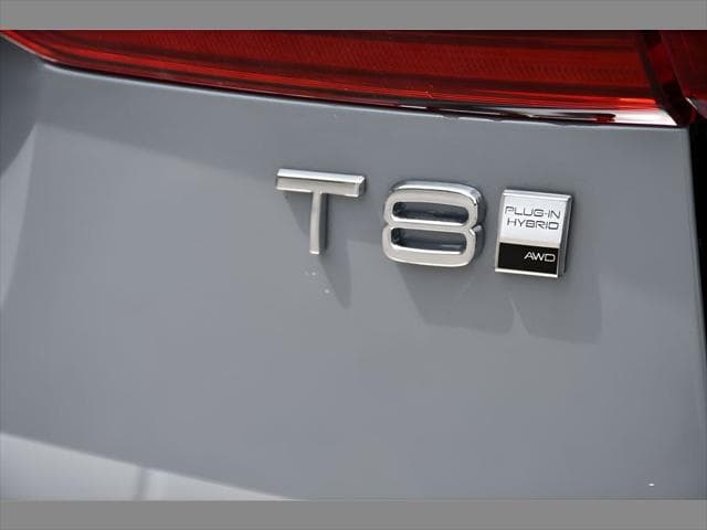 2026 Volvo XC60 Plug-In Hybrid SUV in Vapour Grey Metallic thumbnail 27