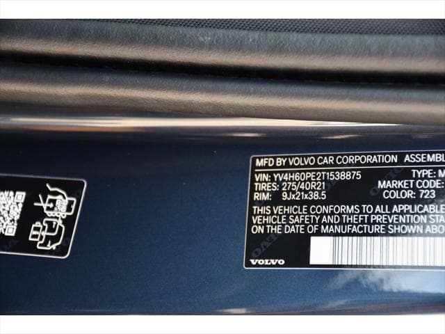 2026 Volvo XC90 Plug-In Hybrid SUV in Denim Blue Metallic thumbnail 28
