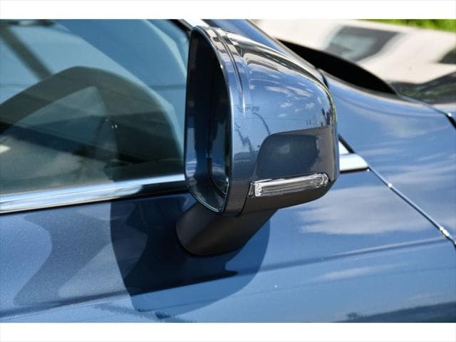 2026 Volvo XC90 Plug-In Hybrid SUV in Denim Blue Metallic thumbnail 31