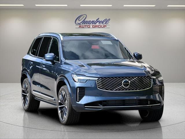 2026 Volvo XC90 Plug-In Hybrid SUV in Denim Blue Metallic thumbnail 2