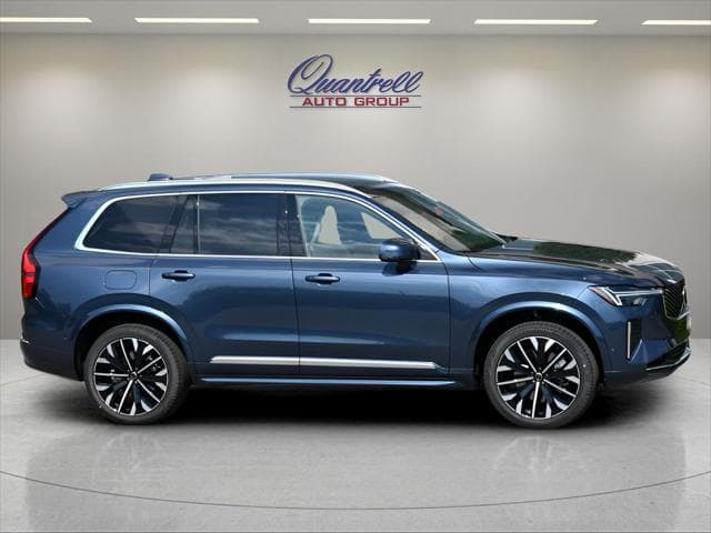 2026 Volvo XC90 Plug-In Hybrid SUV in Denim Blue Metallic thumbnail 3