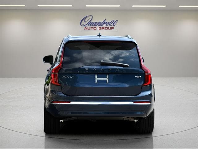 2026 Volvo XC90 Plug-In Hybrid SUV in Denim Blue Metallic thumbnail 5