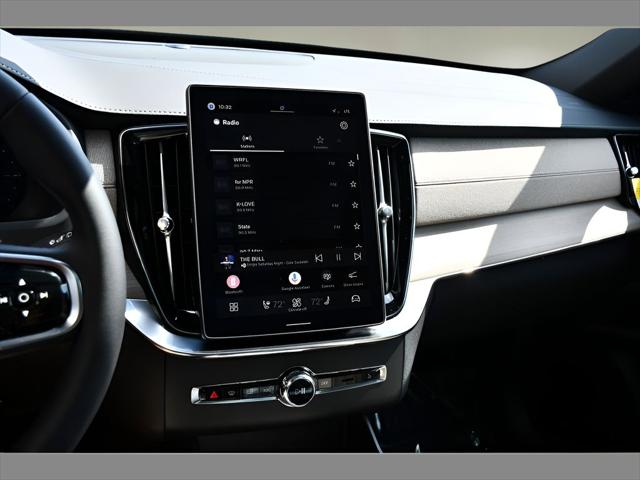 2026 Volvo XC90 Plug-In Hybrid SUV in Denim Blue Metallic thumbnail 19