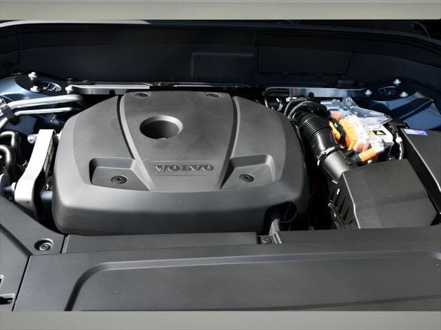 2026 Volvo XC90 Plug-In Hybrid SUV in Denim Blue Metallic thumbnail 26