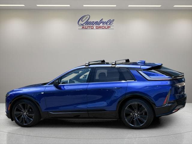 2025 Cadillac LYRIQ SUV in Opulent Blue Metallic thumbnail 7