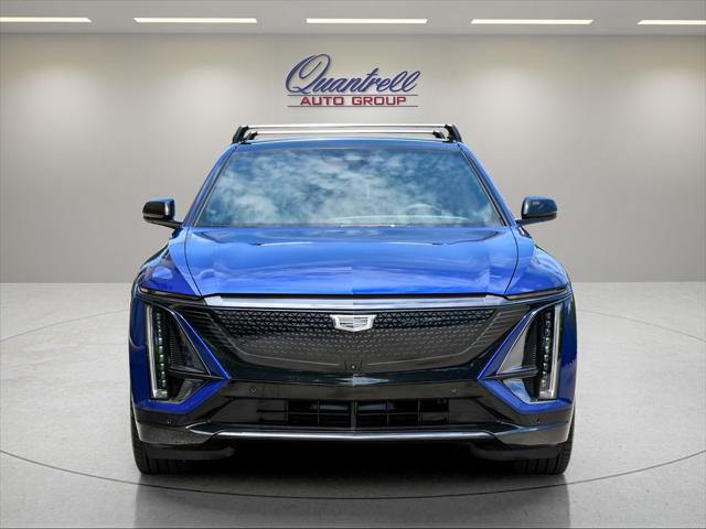 2025 Cadillac LYRIQ SUV in Opulent Blue Metallic thumbnail 9